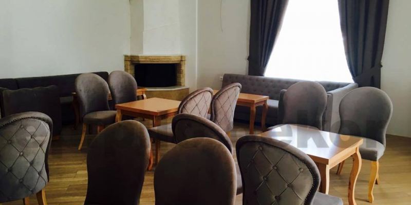 Set karrige dhe tavolina – August 10