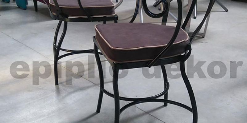 Karrige Metalike – December 08