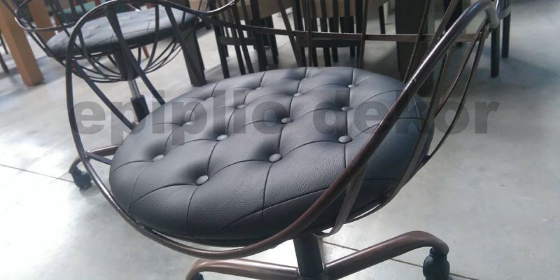 Stainless-steel chairs – December 09