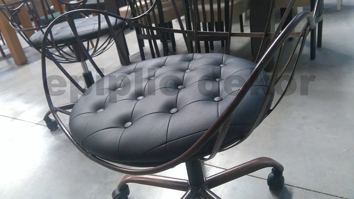 Karrige Metalike – December 09